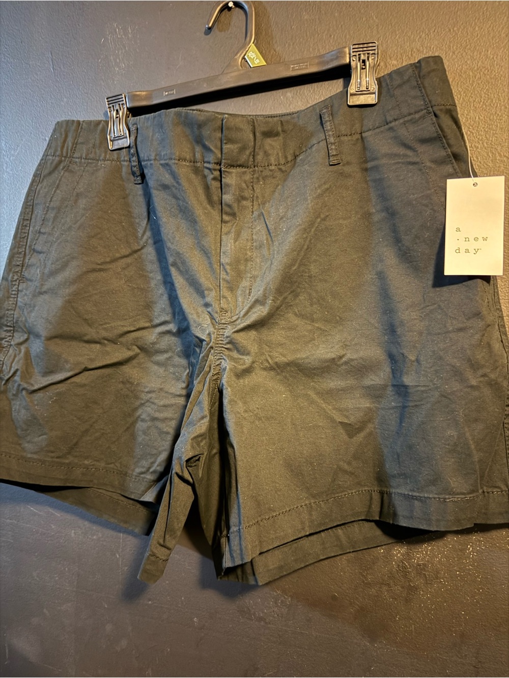 a new day women’s Black Flat-Front Casual Shorts size 16